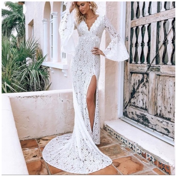 Lulus Dresses & Skirts - Lulus Duchess Ivory Lace Bell Sleeve Dress